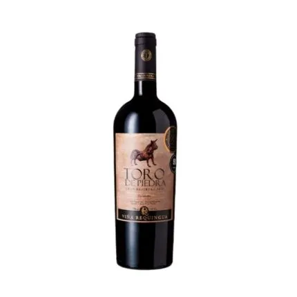 Botella de vino tinto Toro de Piedra Gran Reserva Cabernet Sauvignon 2018 de Viña Requingua, con etiqueta de toro y sello de 90 puntos.