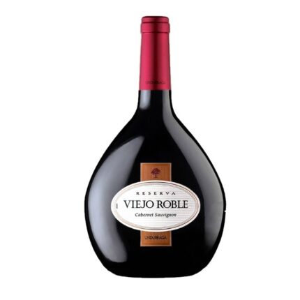Botella de vino tinto Undurraga Viejo Roble Reserva Cabernet Sauvignon con etiqueta blanca y cápsula roja.