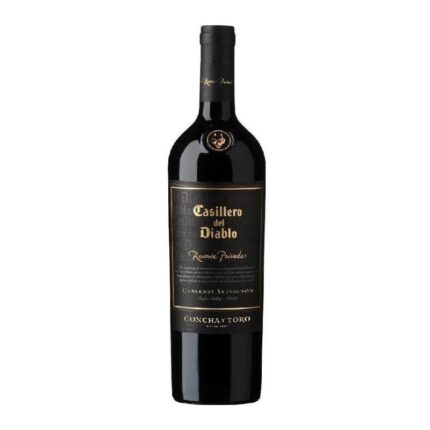 Botella de vino tinto Casillero del Diablo Reserva Privada Cabernet Sauvignon de Concha y Toro con etiqueta negra y detalles dorados.