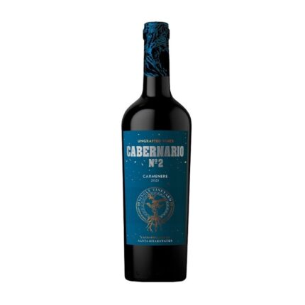 Botella de vino Cabernario N°2 Carménère 2021 de Santa Rita Estates, de viñas sin injertar del Valle del Cachapoal, con etiqueta azul y detalles dorados.