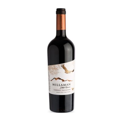 Botella de vino tinto Millaman Estate Reserve Cabernet Sauvignon de Curicó, Chile, con etiqueta de águila volando sobre montañas y cápsula color cobre.