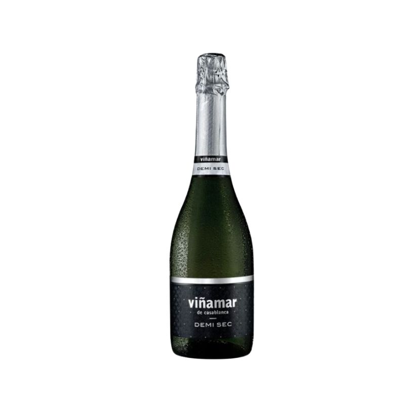 Espumante Viñamar Demi Sec 750cc Botella de Espumante Viñamar Demi Sec 750cc, con etiqueta negra y plateada, sobre fondo blanco, lista para disfrutar.
