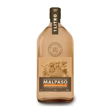 Botella de Pisco MalPaso Reposado En Roble 35° de 1 litro, con etiqueta beige y detalles rústicos de uvas y barricas.