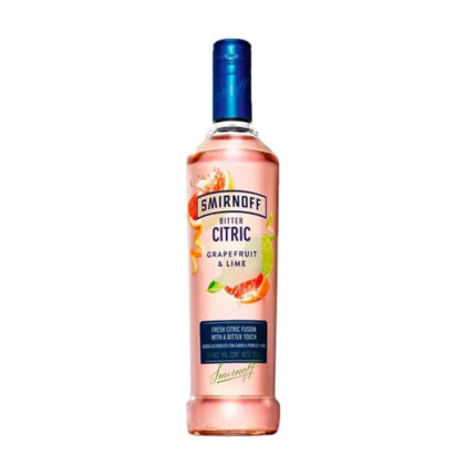 Botella de Vodka Smirnoff Grapefruit & Lima de 750cc, con líquido rosado y etiqueta de cítricos vibrantes.