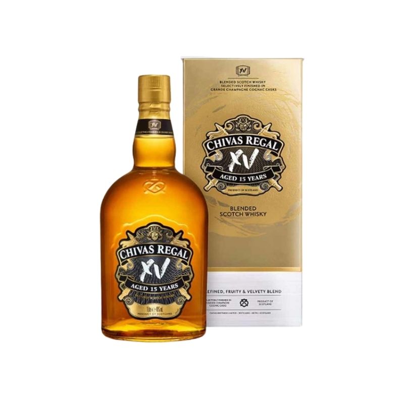 Botella y caja de Whisky Chivas Regal 15 años XV Gold de Escocia, con acabado en barricas de coñac.