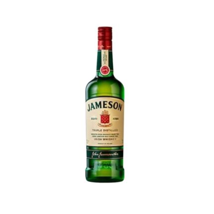 Botella de Whisky Jameson 750cc, con etiqueta clásica verde, roja y dorada, destacando su origen irlandés y triple destilación.