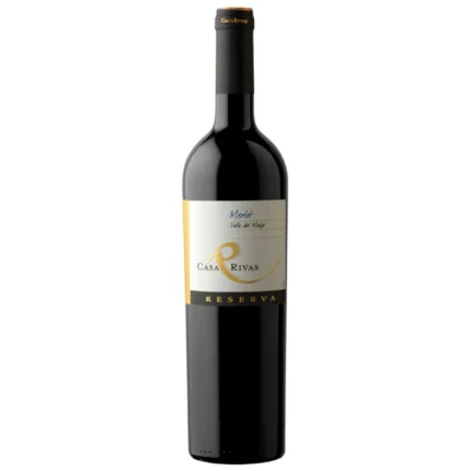 Botella de Vino Casa Rivas Reserva Merlot tinto, con etiqueta blanca y detalles dorados, sobre fondo blanco.